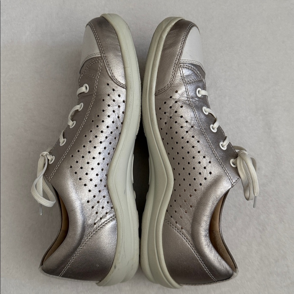 Finn Comfort | Charlotte Perforated Leather Sneaker Silver/White (EU 41/US 10) - Picture 12 of 15